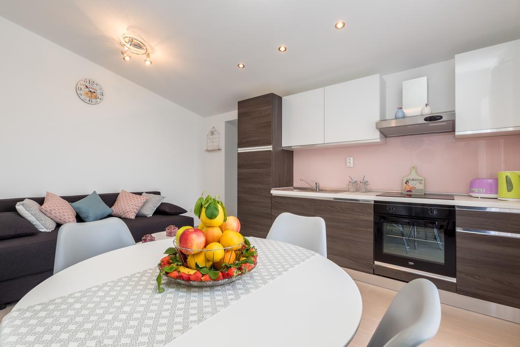 Panorama Holidays Kastel Stari Exterior photo
